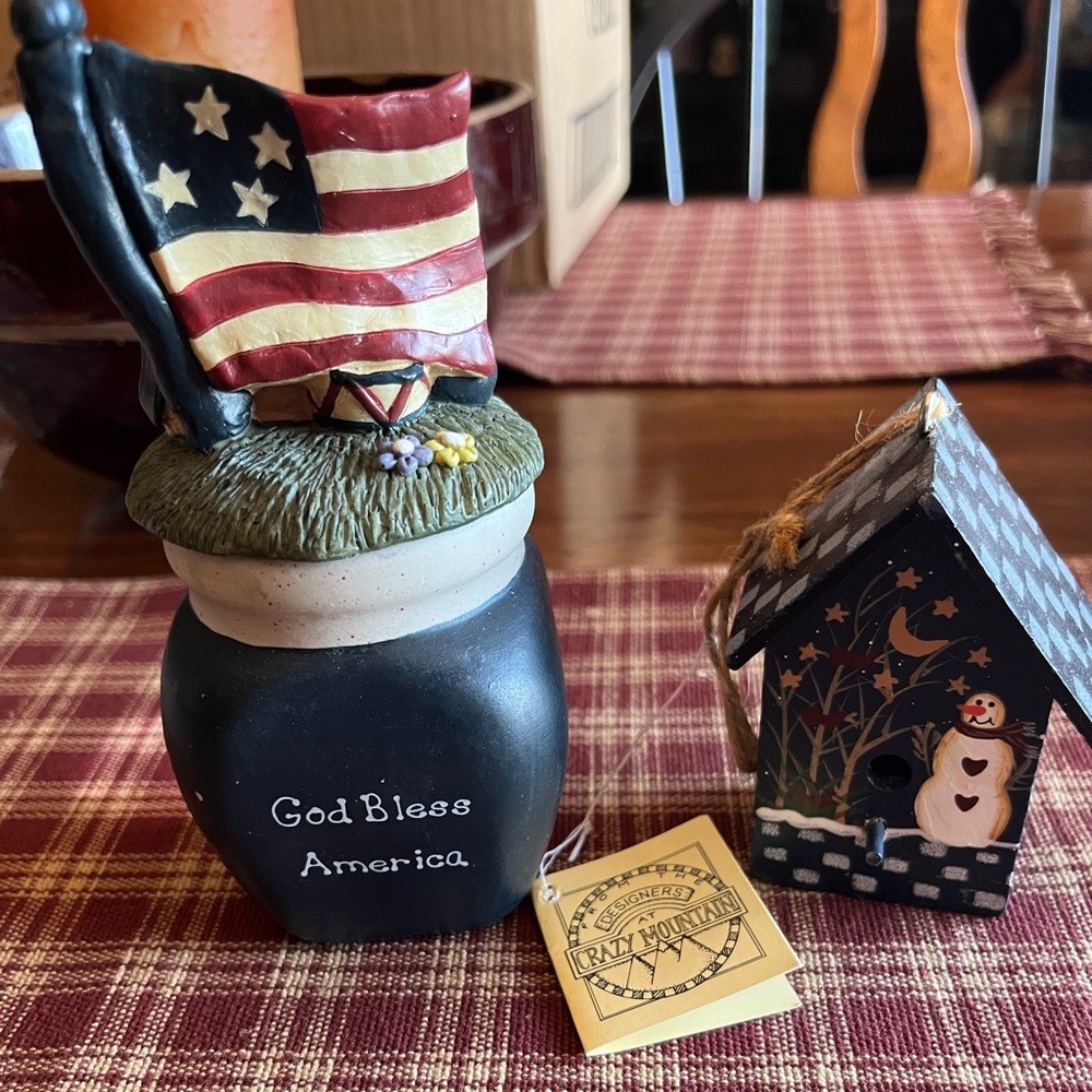 Americana candle and miniature birdhouse